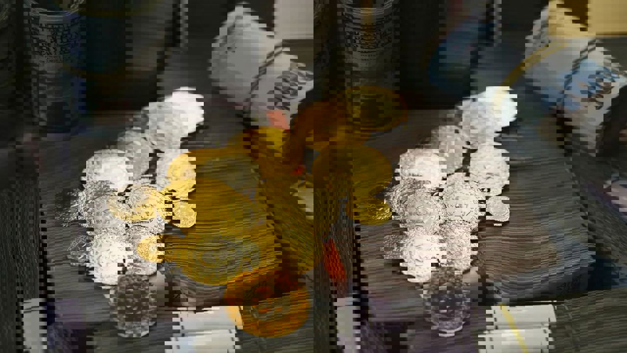 Altın Sert düştü! Piyasada Alarm: Kritik Seviye İçin Gözler O Noktada